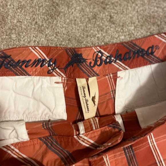 Tommy Bahama Shorts - Picture 2 of 3